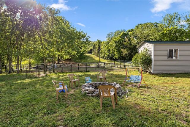 521 Hiwassee Rd, Lebanon, TN 37087