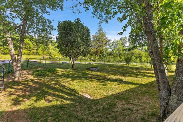 521 Hiwassee Rd, Lebanon, TN 37087