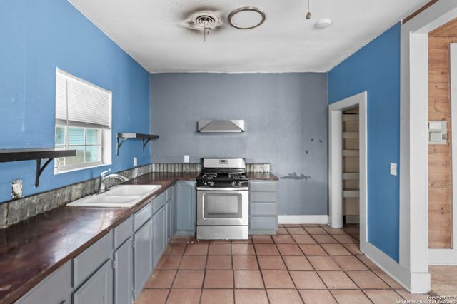 125 Jeffrey, San Antonio, TX 78201