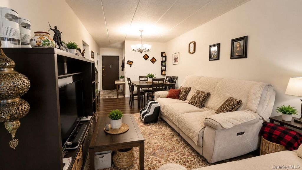 18016 Wexford Terrace 2B, Jamaica Estates, NY 11432 — photo 2