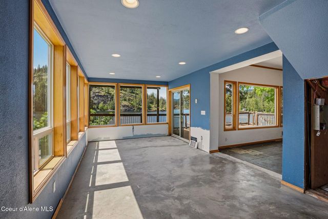 24305 N Lakeview Blvd, Rathdrum, ID 83858
