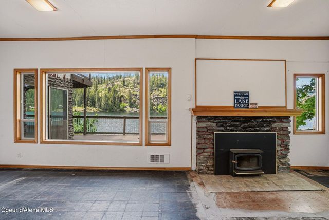 24305 N Lakeview Blvd, Rathdrum, ID 83858