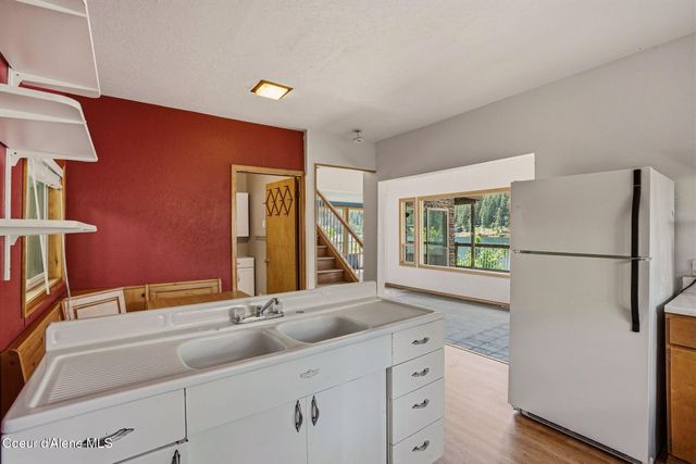 24305 N Lakeview Blvd, Rathdrum, ID 83858