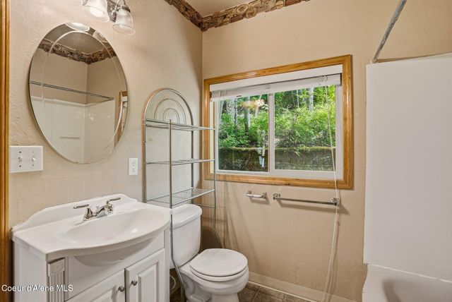 24305 N Lakeview Blvd, Rathdrum, ID 83858
