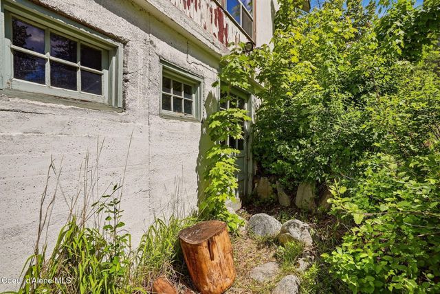 24305 N Lakeview Blvd, Rathdrum, ID 83858