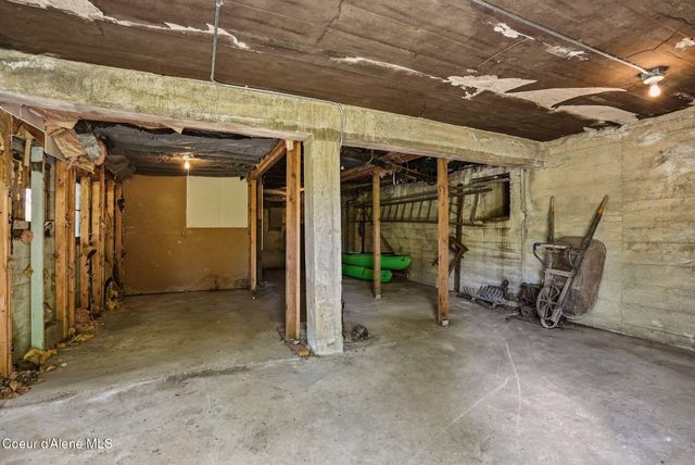 24305 N Lakeview Blvd, Rathdrum, ID 83858