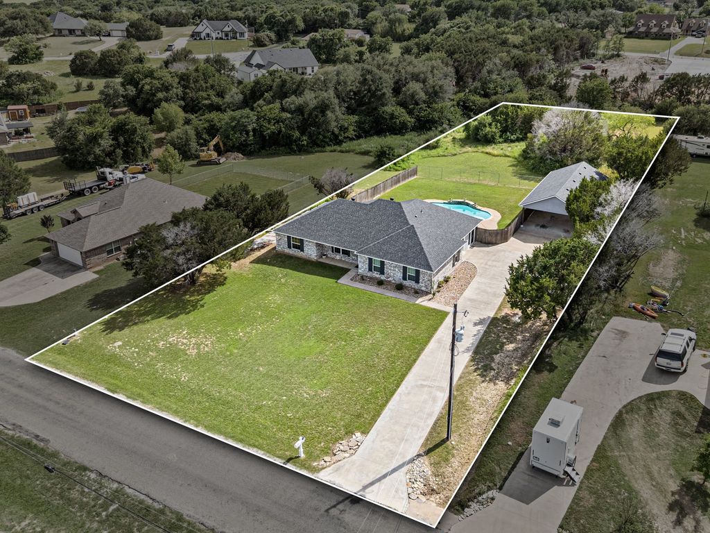 4000 Goliad Drive, Granbury, TX 76048 — exterior