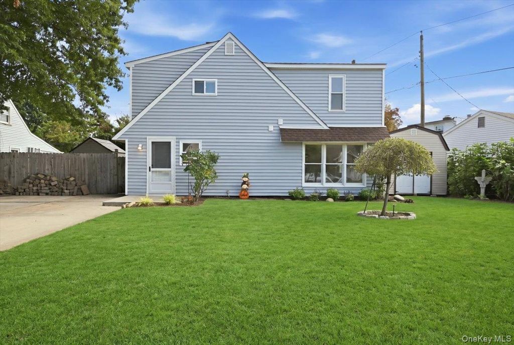 6 Stonecutter Road, Levittown, NY 11756 — exterior