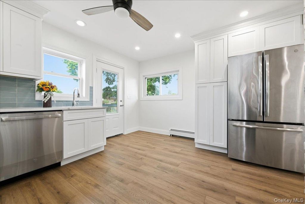 6 Stonecutter Road, Levittown, NY 11756 — photo 3