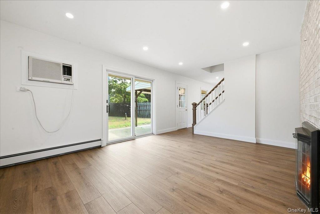 6 Stonecutter Road, Levittown, NY 11756 — photo 5
