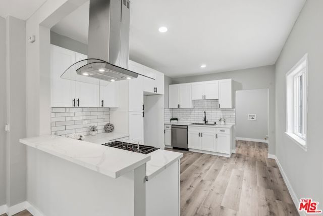 1009 E 43rd Street, Los Angeles, CA 90011