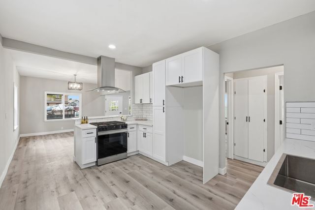 1009 E 43rd Street, Los Angeles, CA 90011