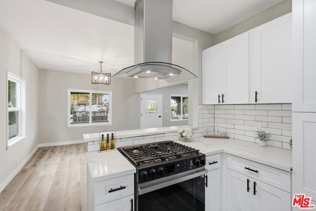 1009 E 43rd Street, Los Angeles, CA 90011