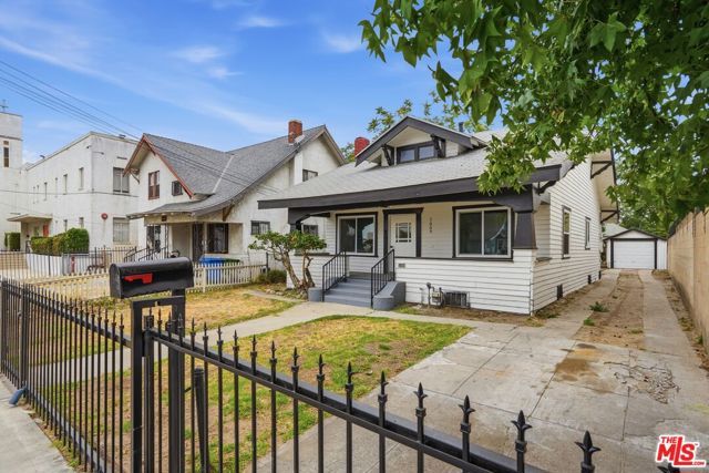 1009 E 43rd Street, Los Angeles, CA 90011