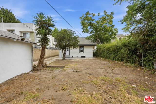 1009 E 43rd Street, Los Angeles, CA 90011