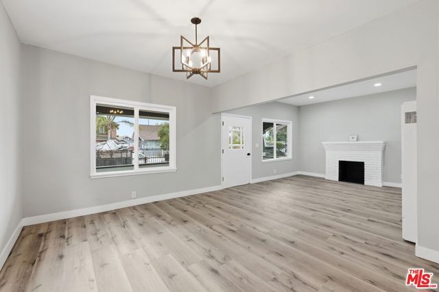 1009 E 43rd Street, Los Angeles, CA 90011