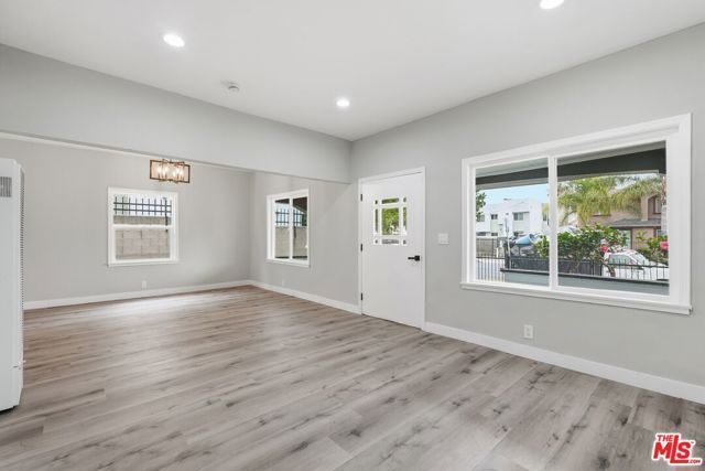 1009 E 43rd Street, Los Angeles, CA 90011