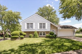 249 Langton Lane, Bloomingdale, IL 60108