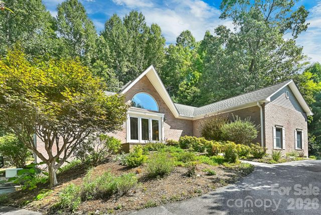 4311 Cove Loop Road, Hendersonville, NC 28739