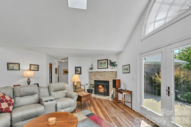 4311 Cove Loop Road, Hendersonville, NC 28739