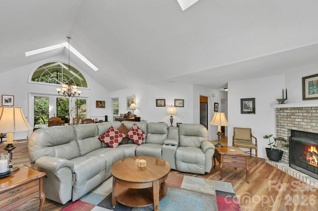 4311 Cove Loop Road, Hendersonville, NC 28739