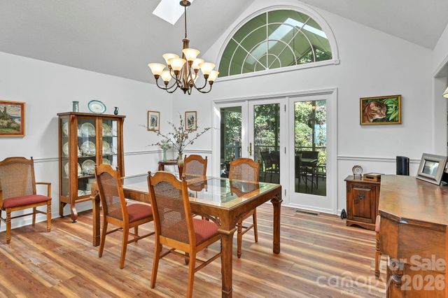 4311 Cove Loop Road, Hendersonville, NC 28739