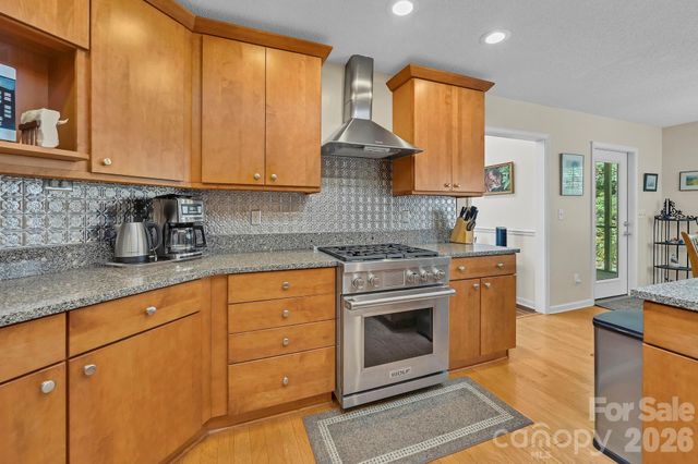 4311 Cove Loop Road, Hendersonville, NC 28739