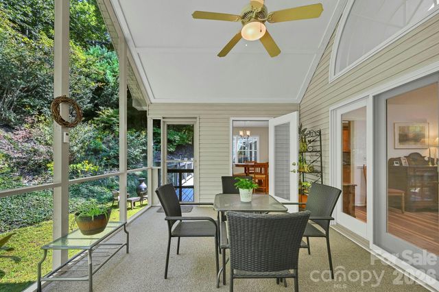 4311 Cove Loop Road, Hendersonville, NC 28739