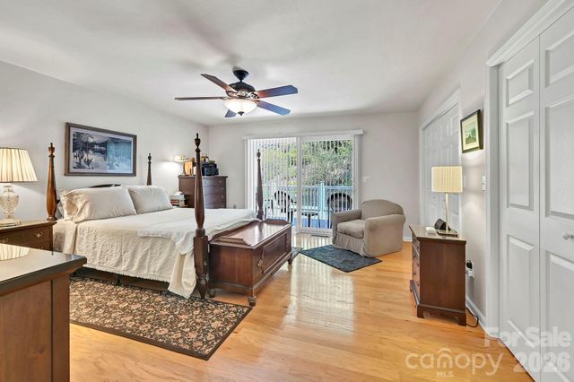 4311 Cove Loop Road, Hendersonville, NC 28739
