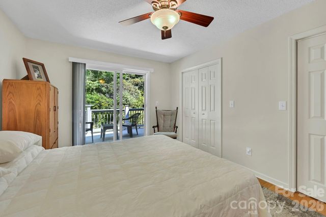 4311 Cove Loop Road, Hendersonville, NC 28739