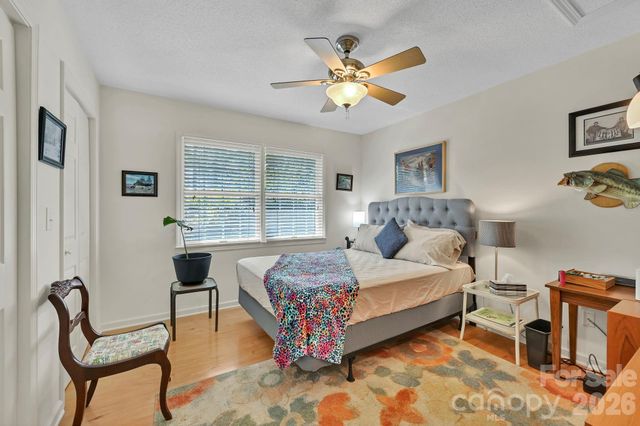 4311 Cove Loop Road, Hendersonville, NC 28739