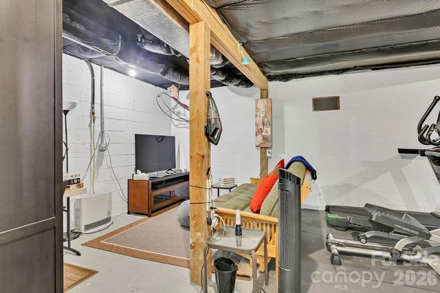 4311 Cove Loop Road, Hendersonville, NC 28739
