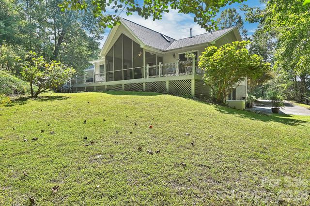 4311 Cove Loop Road, Hendersonville, NC 28739