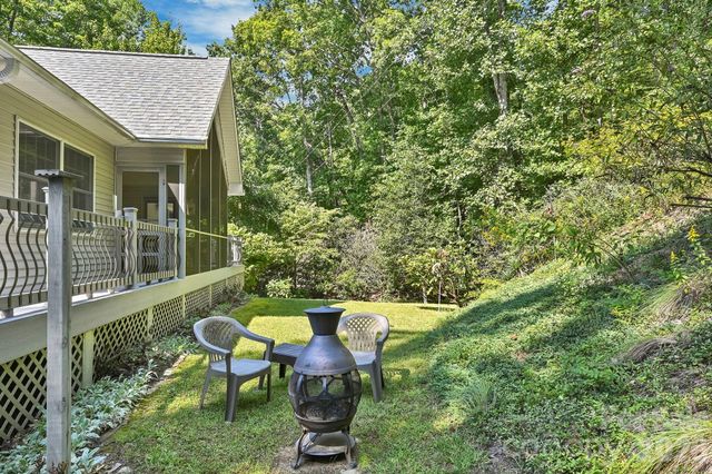 4311 Cove Loop Road, Hendersonville, NC 28739