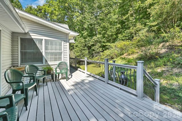 4311 Cove Loop Road, Hendersonville, NC 28739
