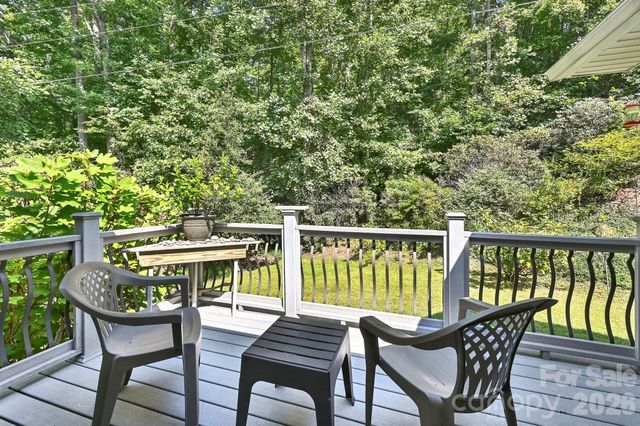 4311 Cove Loop Road, Hendersonville, NC 28739