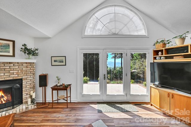 4311 Cove Loop Road, Hendersonville, NC 28739