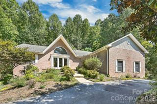 4311 Cove Loop Road, Hendersonville, NC 28739
