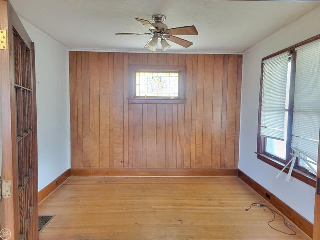 15350 E 10 Mile Road, Eastpointe, MI 48021