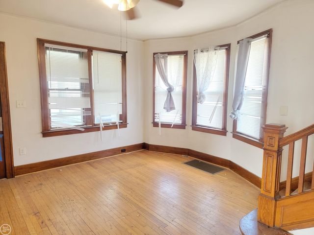 15350 E 10 Mile Road, Eastpointe, MI 48021