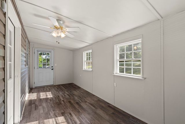 1403 NE Ninety Seven Springs Road, Dalton, GA 30721
