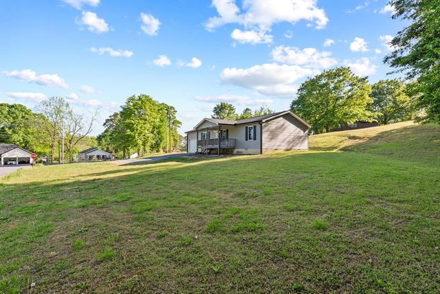 1403 NE Ninety Seven Springs Road, Dalton, GA 30721