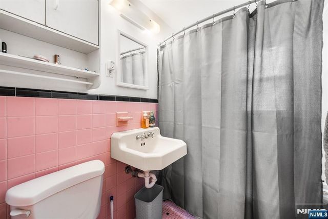 99 6th Street, North Arlington, NJ 07031