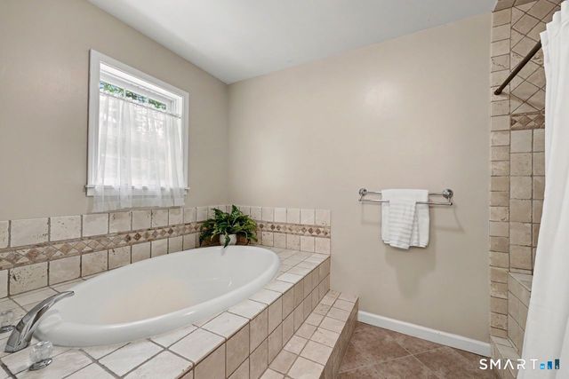 28 Goodridge Road, Redding, CT 06896
