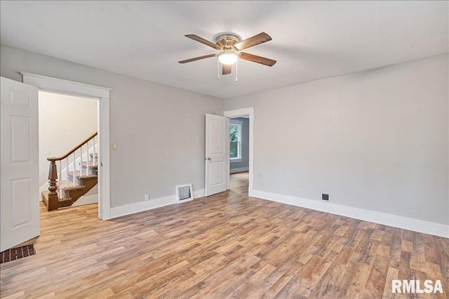 1220 COLLEGE Avenue, Davenport, IA 52803