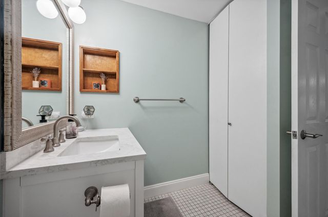 2885 Knox Ave S 405, Minneapolis, MN 55408