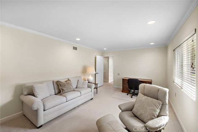 5215 Elvira, Laguna Woods, CA 92637