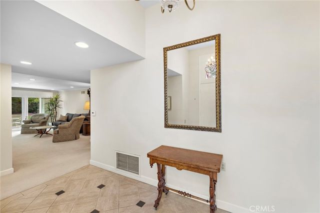 5215 Elvira, Laguna Woods, CA 92637