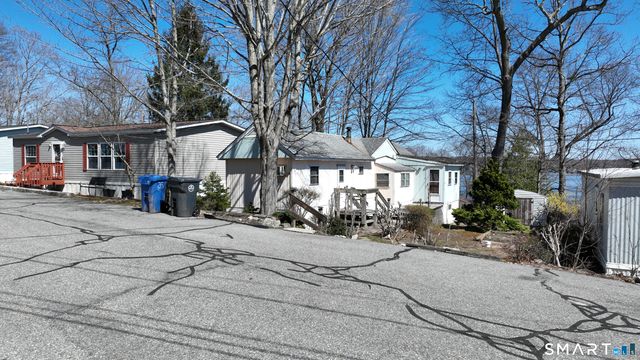 14 Mountainview Road, East Hampton, CT 06424