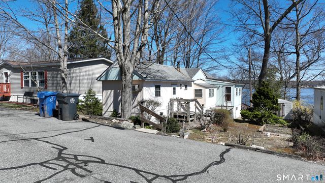 14 Mountainview Road, East Hampton, CT 06424